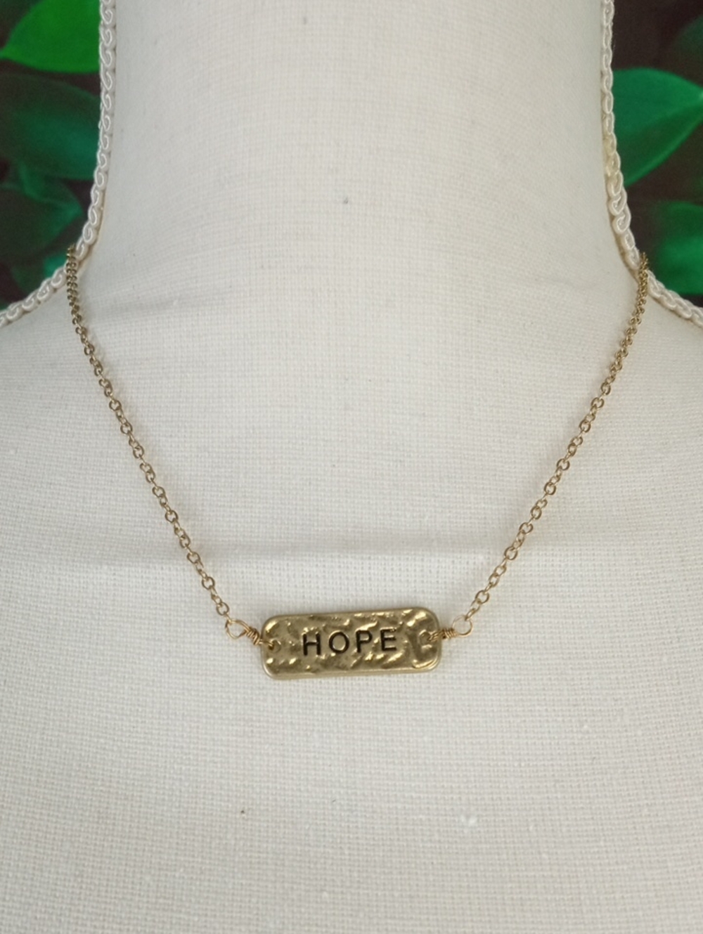 💍 Crave Hope Bar Necklace